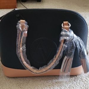 Adrienne Vittadini pocket book